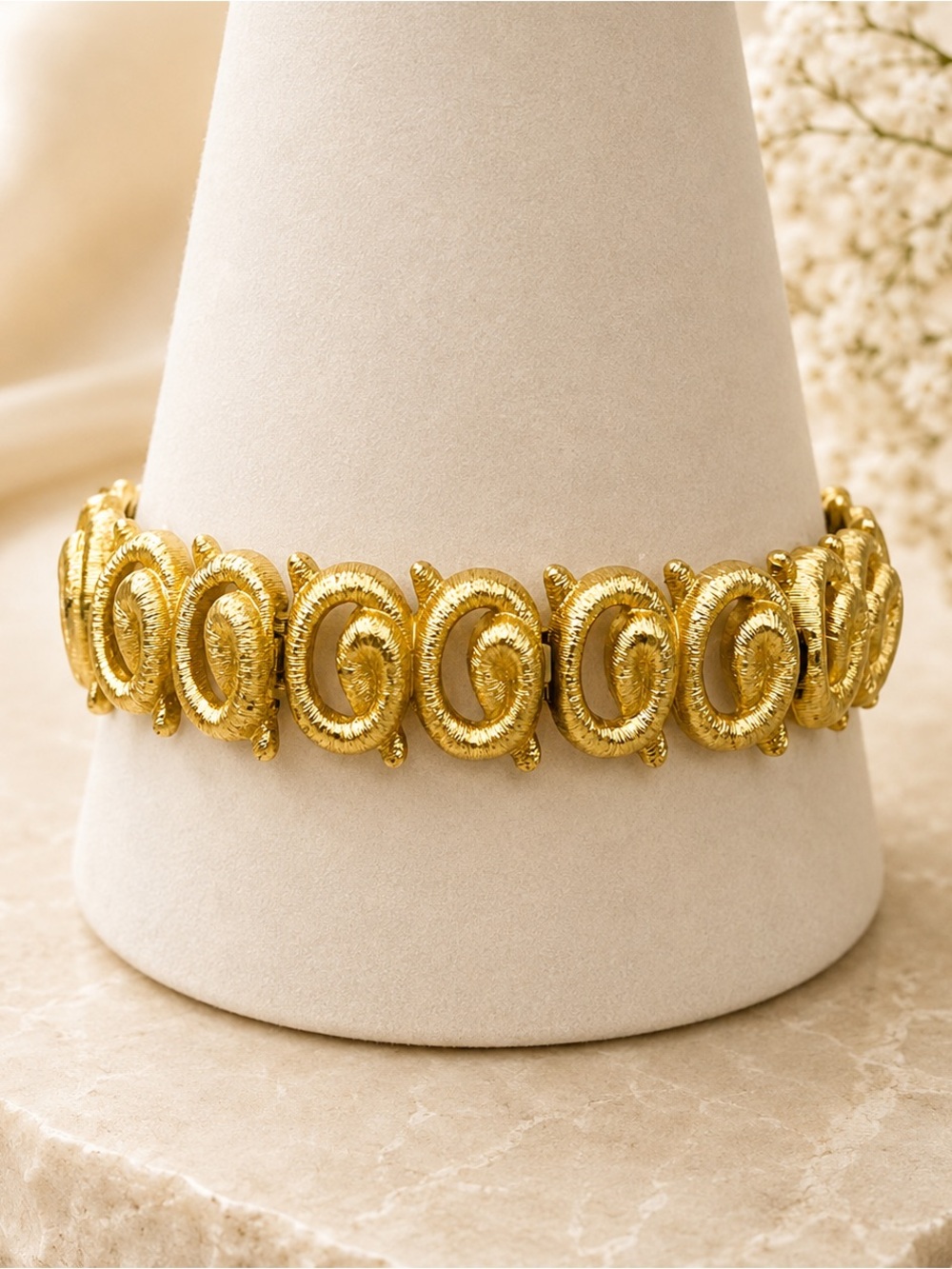 424. Vintage Monet Gold Tone Sculptural Swirl Link Bracelet Safety Chain Signed